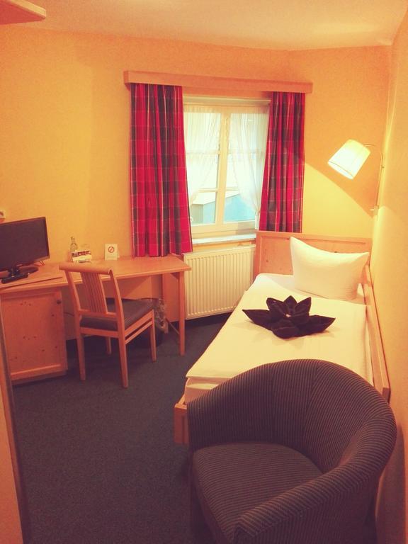 Hotel Alttolkewitzer Hof Dresde Extérieur photo
