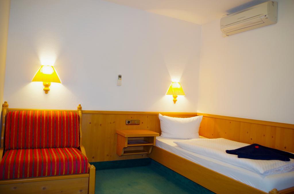 Hotel Alttolkewitzer Hof Dresde Extérieur photo