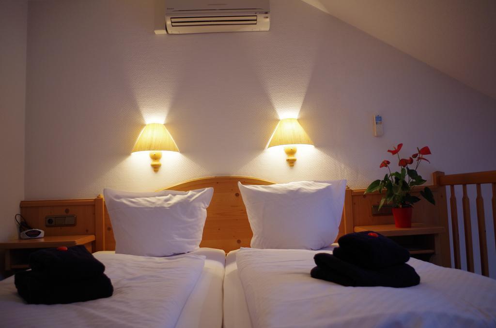 Hotel Alttolkewitzer Hof Dresde Extérieur photo